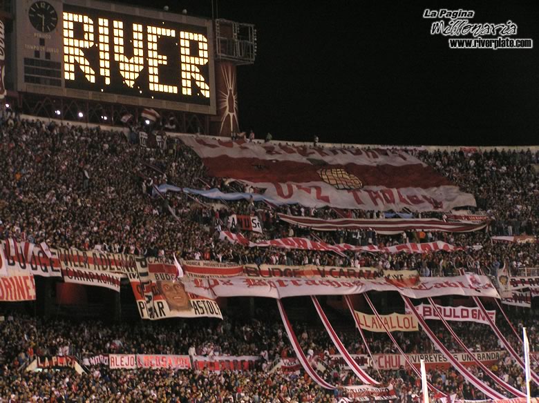 River Plate vs Liga Universitaria de Quito (LIB 2005) 18